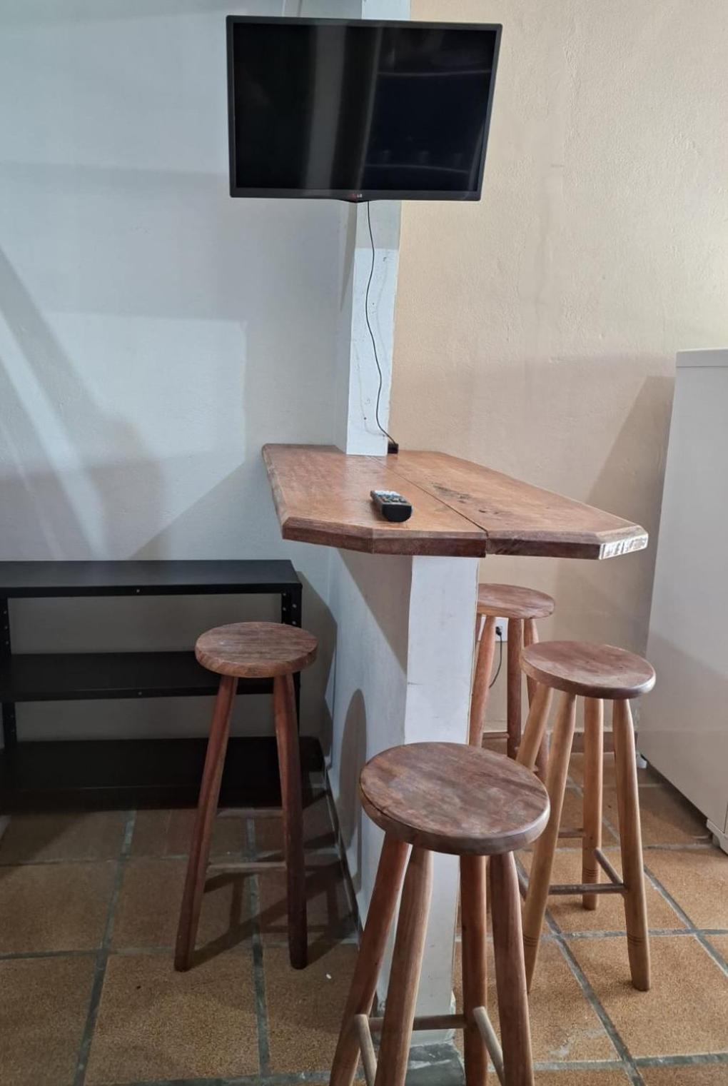 Pousada Chapéu de Sol, 400 metros da Praia, no centro, com estacionamento Ilha Comprida Esterno foto